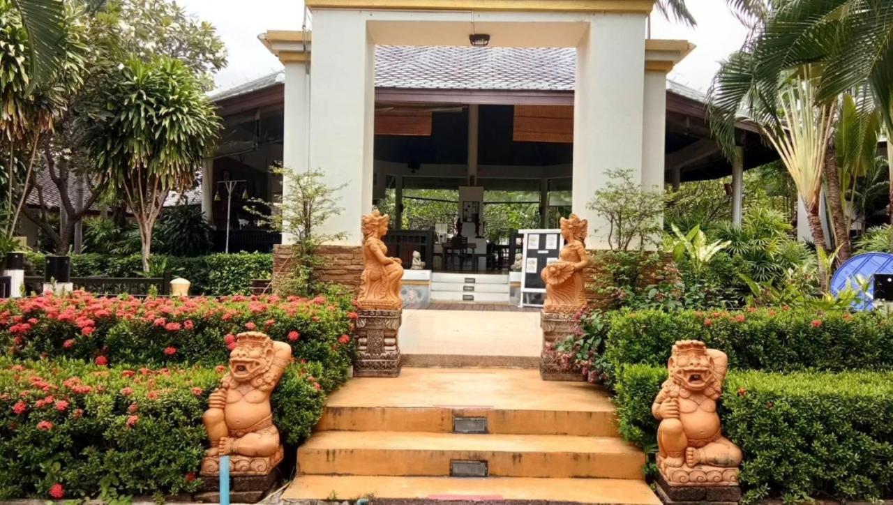 Golden Pine Beach Resort Pran Buri Eksteriør bilde